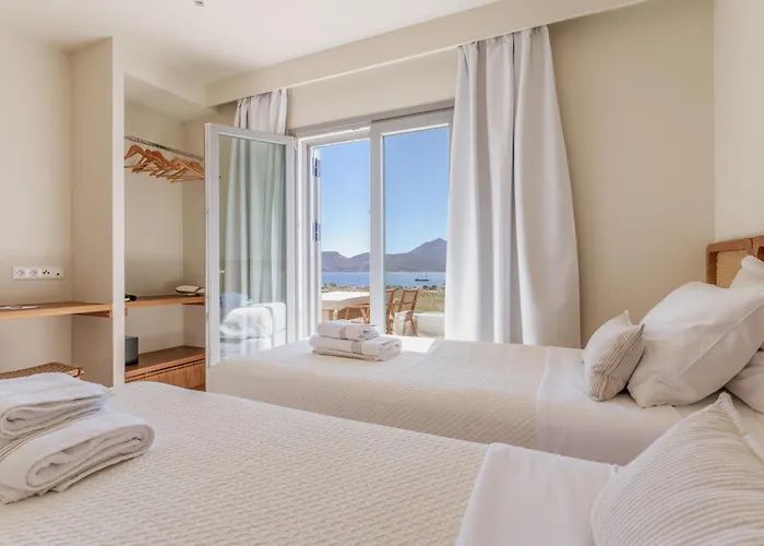 Adriana Luxury * Adamantas (Milos)